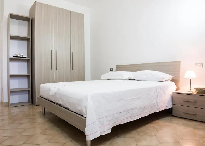 דירה Pirandello Holidays לצ'ה